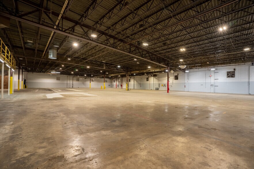 More Photos Of 11135 Monroe Rd, Matthews Distribution For Sale