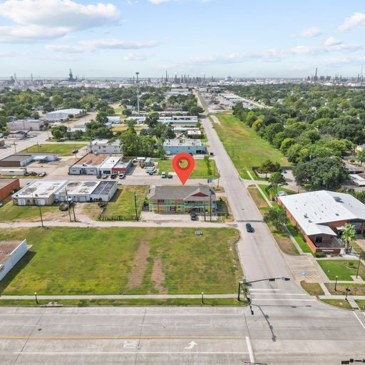 More Photos Of 928 8th Ave N, Texas City Hotel For Sale