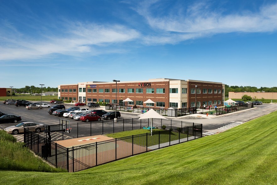 More Photos Of 3535 40th Ave NW, Rochester Medical For Lease