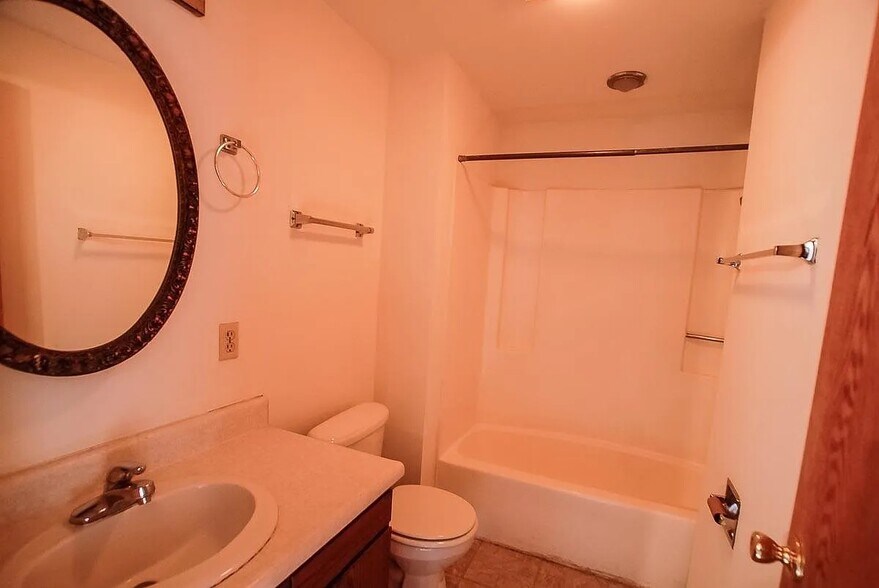 More Photos Of 924 21st Ave S, Minneapolis Apartments For Sale