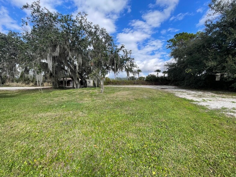 More Photos Of 1101 E Broadway St, Oviedo Office For Lease