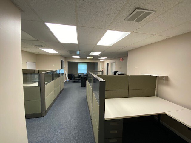 More Photos Of 125 Hookstown Grade Rd, Coraopolis Flex For Lease