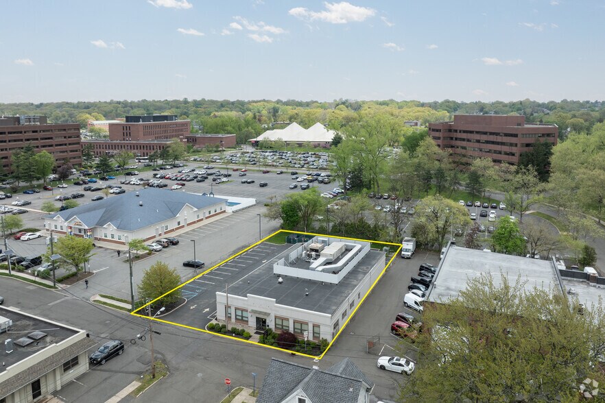 More Photos Of 20 Woodridge Ave, Hackensack Medical For Sale