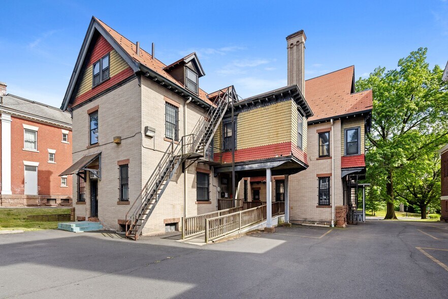 More Photos Of 360 Farmington Ave, Hartford Office Residential For Sale