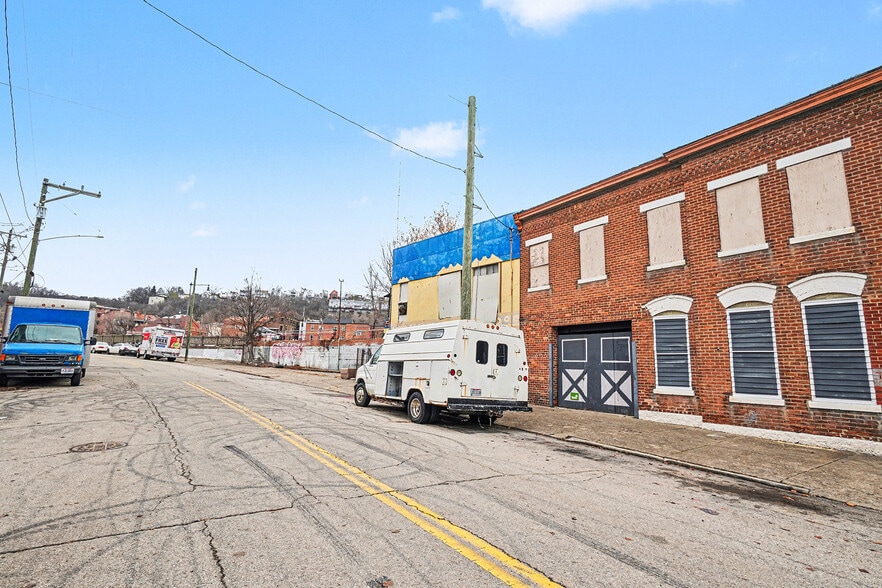 More Photos Of 1778 Central Ave, Cincinnati Auto Repair For Sale