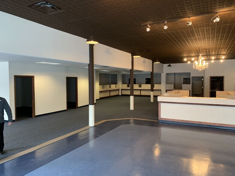 More Photos Of 711 Washington Ave, Bay City Medical For Lease