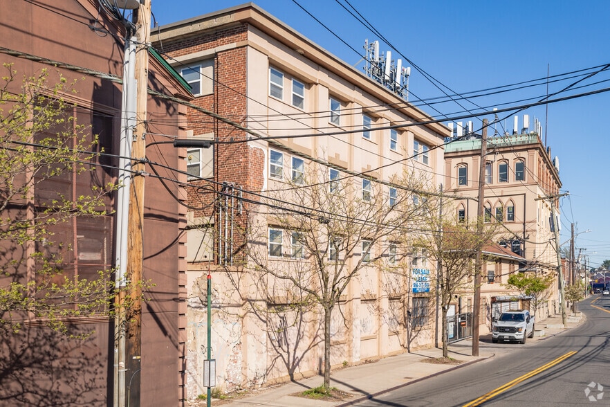 Primary Photo Of 3087 Richmond Ter, Staten Island Loft Creative Space For Lease