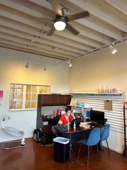 More Photos Of 2881 Commerce Park Dr, Madison Light Manufacturing For Lease