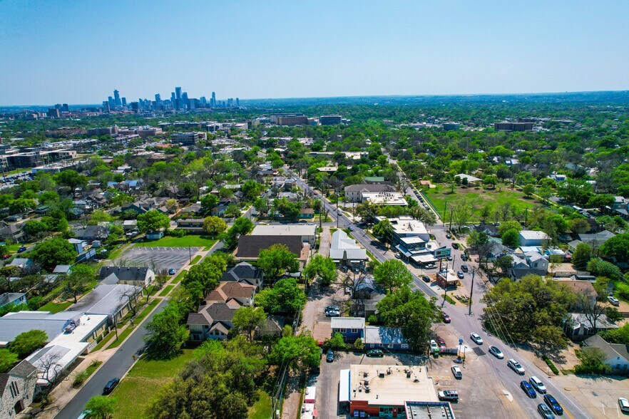 More Photos Of 4408-4412 Medical Pky, Austin Freestanding For Sale