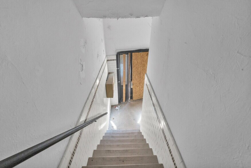 More Photos Of 15523 Mack Ave, Detroit Apartments For Sale