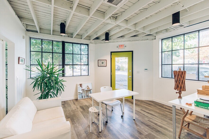 More Photos Of 840 SE Washington St, Portland Loft Creative Space For Sale