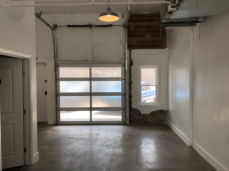 More Photos Of 4216-4230 Main St, Dallas Flex For Sale