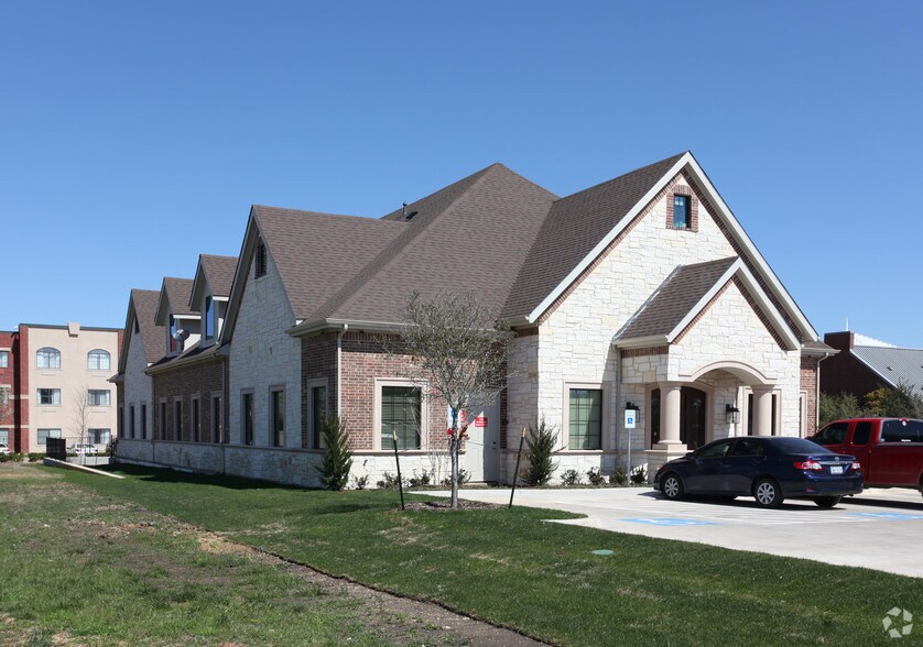 More Photos Of 1445 Heritage Dr, McKinney Medical For Lease