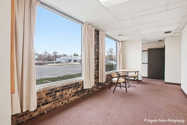 More Photos Of 4901 W Elm St, McHenry Office For Sale