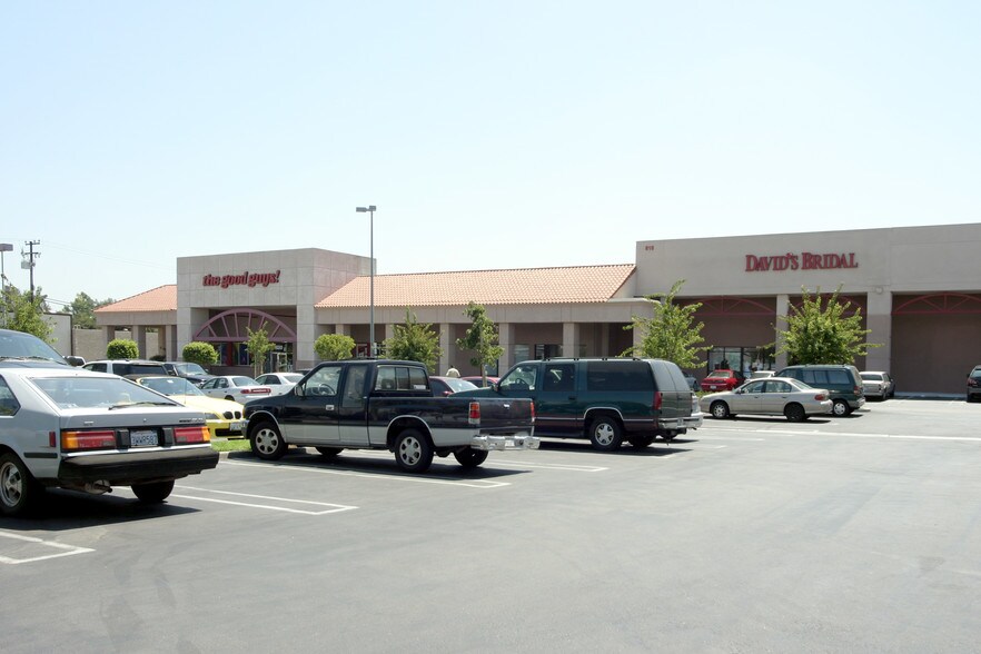 More Photos Of 702-810 E Imperial Hwy, Brea Storefront For Lease