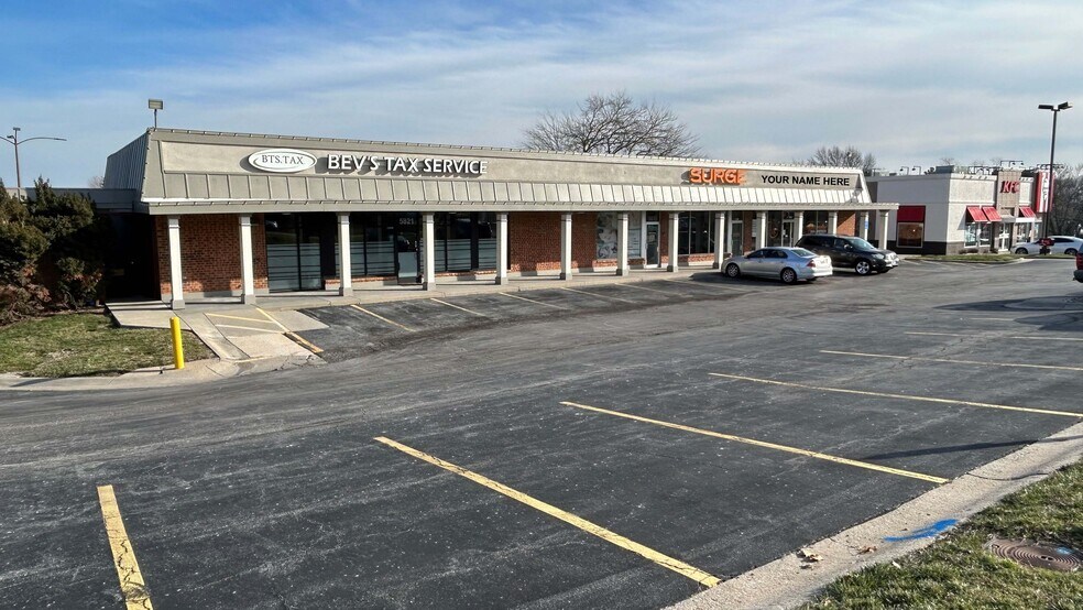Primary Photo Of 5815-5821 NE Antioch Rd, Gladstone Storefront For Lease