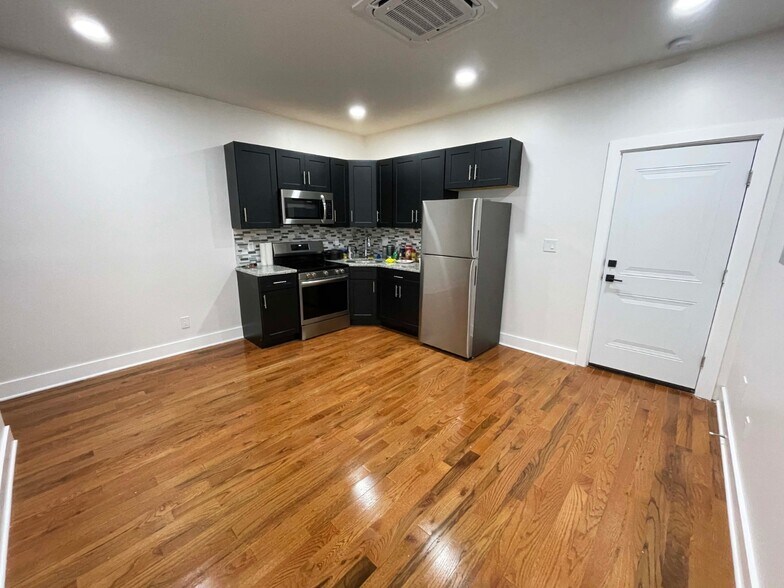 More Photos Of 309 S 60th St, Philadelphia Storefront Retail Residential For Lease