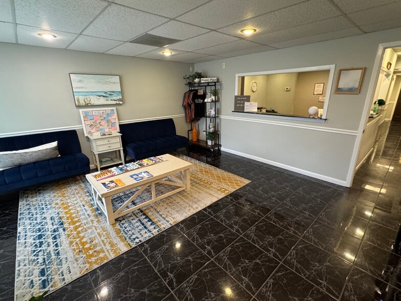 More Photos Of 2814 W Dr Martin Luther King Jr Blvd, Tampa Medical For Lease