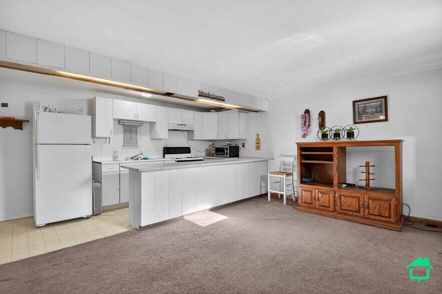 More Photos Of 12763 Ostrander Rd, Maybee Supermarket For Sale