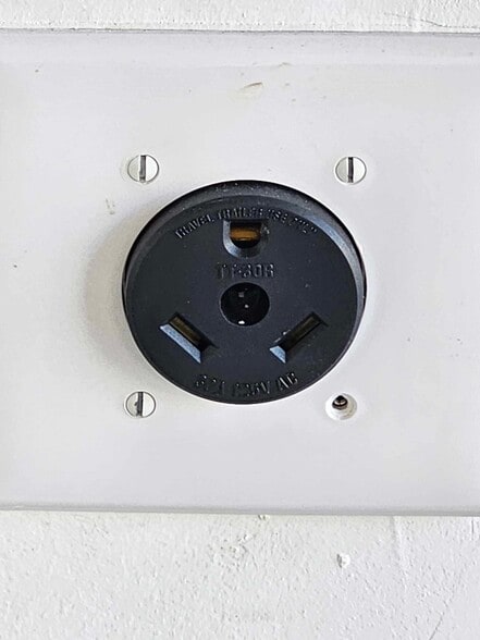 More Photos Of 4285 S Eldridge St, Morrison Flex For Sale