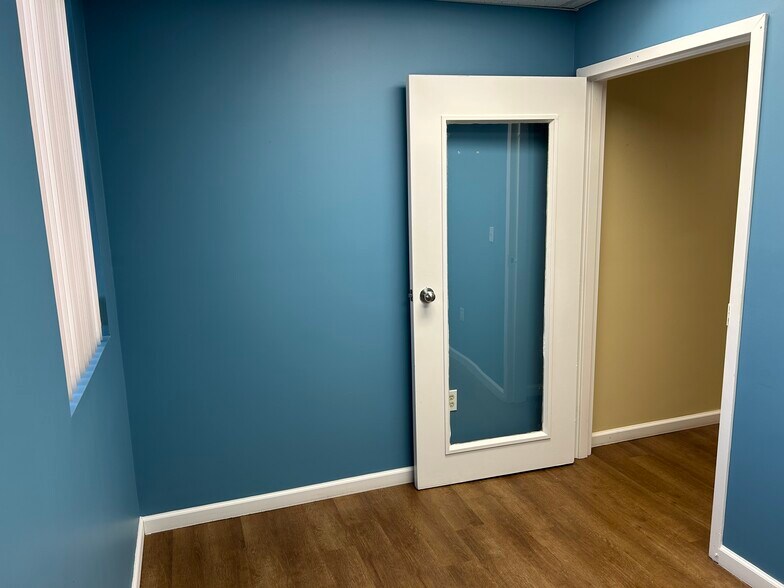 More Photos Of 27 Hospital Ave, Danbury Medical For Lease
