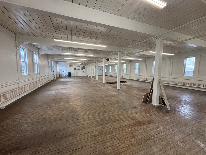 More Photos Of 474 Main St, Wakefield Industrial For Lease