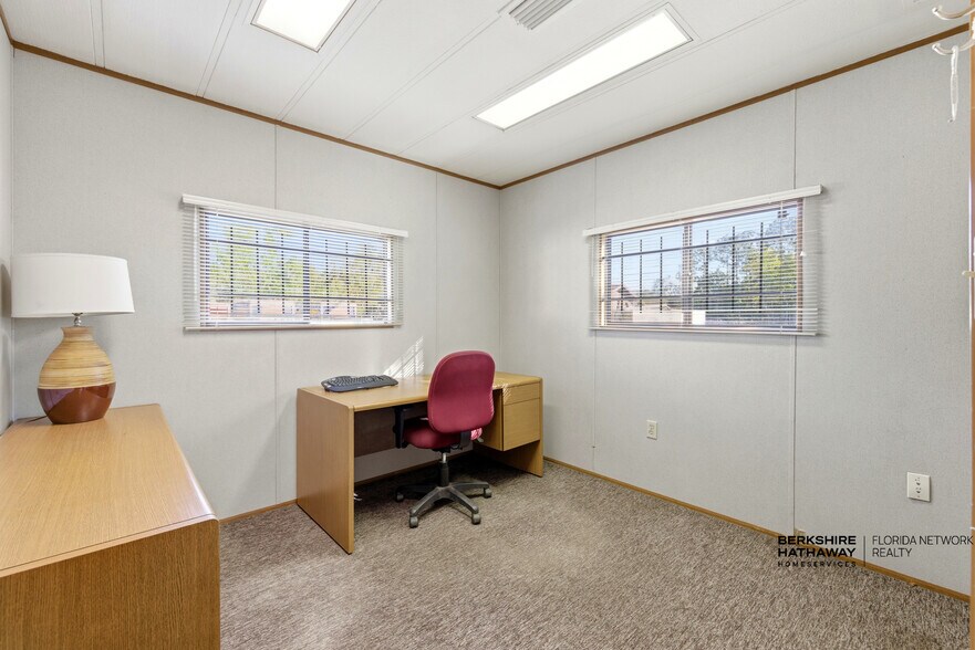 More Photos Of 5876 Old Timuquana Rd, Jacksonville Office For Lease