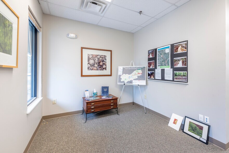 More Photos Of 12 Sammy McGhee Blvd, Jasper Medical For Sale