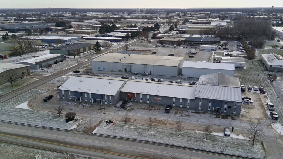 More Photos Of 2200-2240 W Townline Rd, Peoria Warehouse For Lease