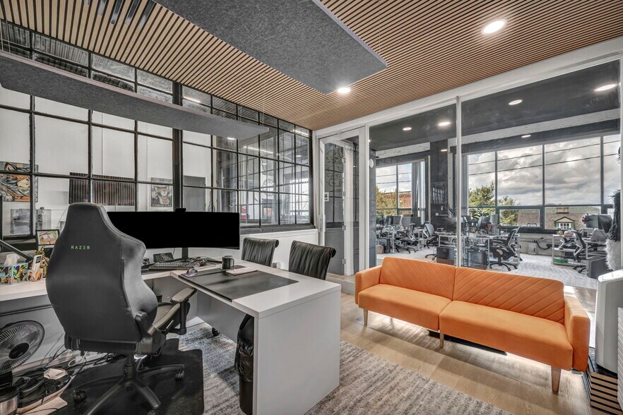 More Photos Of 3559 Bigelow Blvd, Pittsburgh Service For Sale