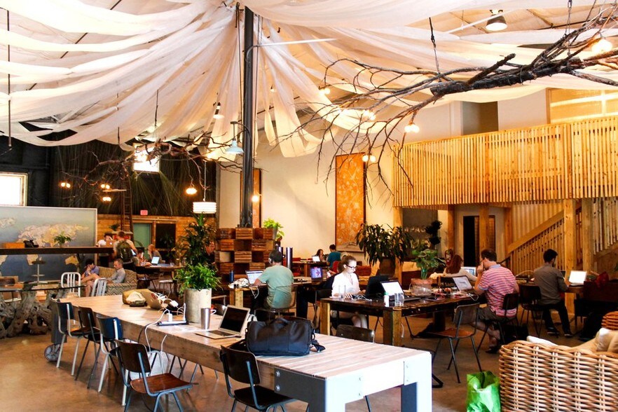 More Photos Of 409-411 Monroe W, Austin Office For Lease