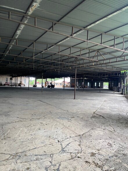 More Photos Of 8210 New Laredo Hwy, San Antonio Industrial For Sale