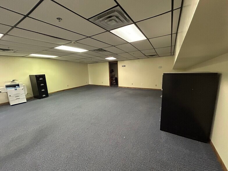 More Photos Of 198 George St, Beckley Research And Development For Lease