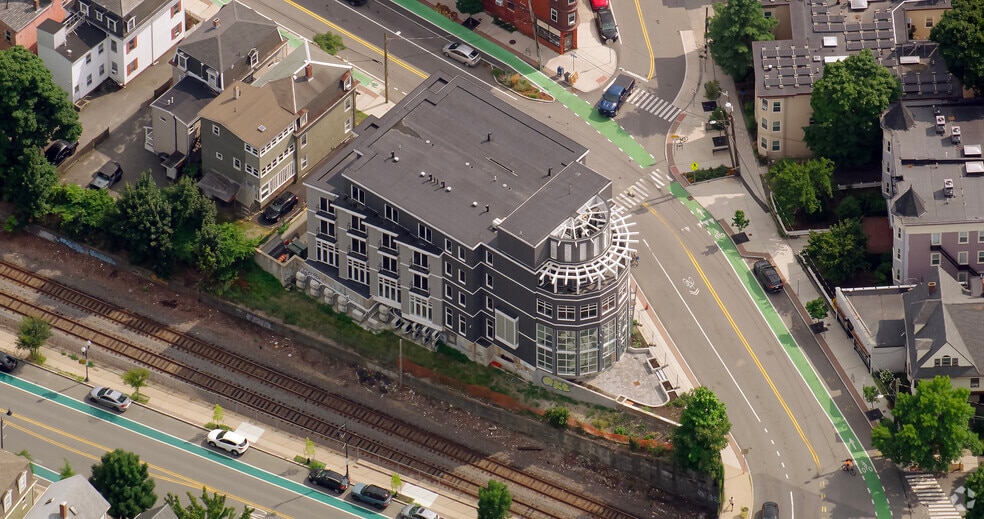 More Photos Of 371 Beacon St, Somerville Hotel For Lease