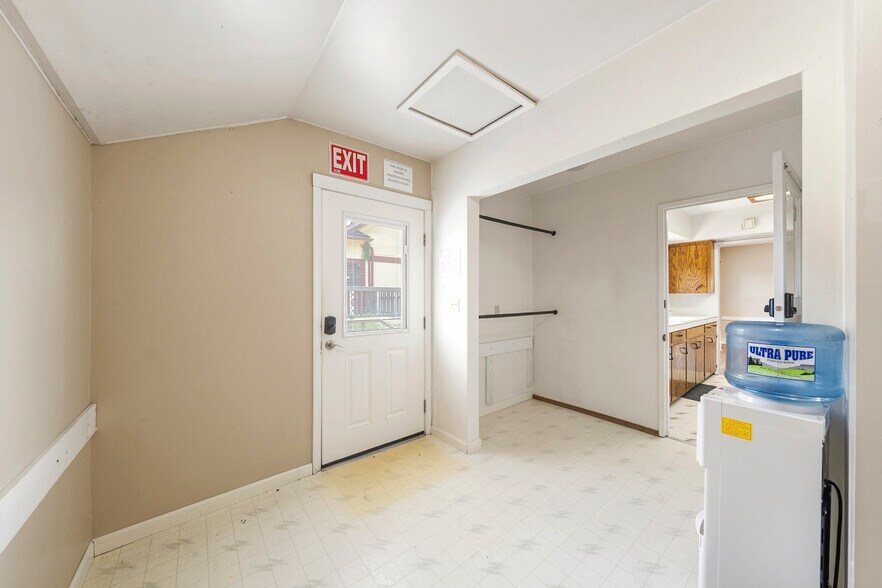 More Photos Of 143 S Main St, Phoenix Office For Sale