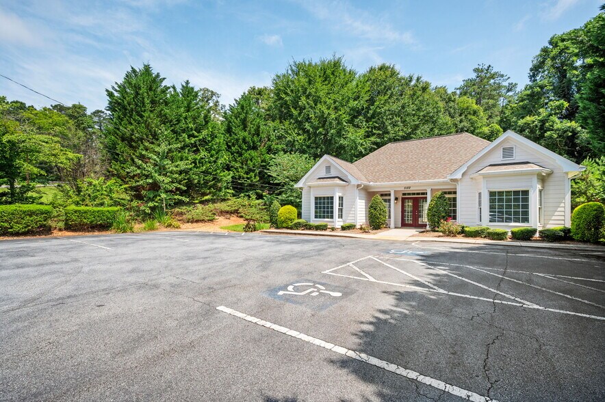 More Photos Of 5102 Covington Hwy, Decatur Medical For Sale