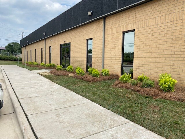 More Photos Of 1150 Louise Rd, Winston-Salem Light Distribution For Lease