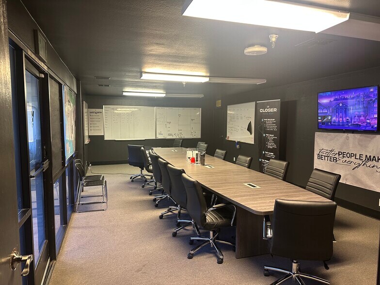 More Photos Of 8460 Red Oak St, Rancho Cucamonga Warehouse For Lease