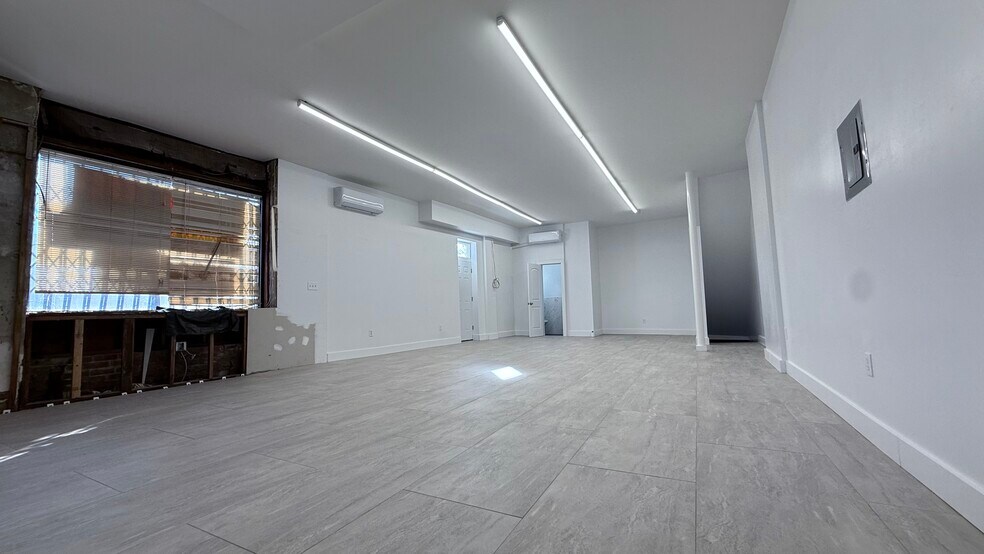 More Photos Of 11464 Merrick Blvd, Jamaica Storefront Retail Residential For Lease