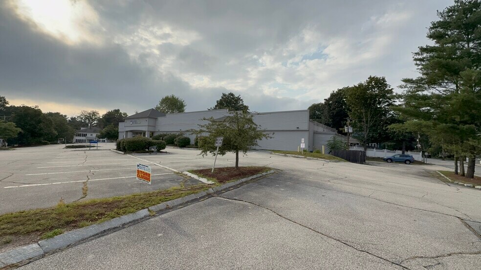 More Photos Of 15 Mont Vernon St, Milford Freestanding For Lease