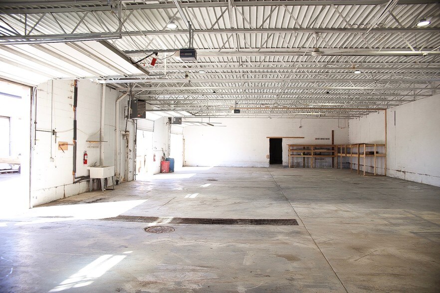 More Photos Of 735 Crofton St SE, Grand Rapids Warehouse For Lease