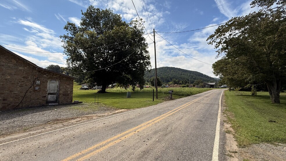 More Photos Of 41 Upper Shut In Rd, Hot Spgs, Hot Springs Freestanding For Sale