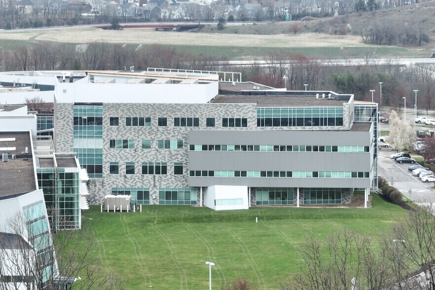 More Photos Of 1000 Ericsson Dr, Warrendale Unknown For Lease