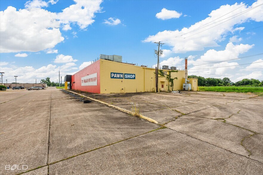 More Photos Of 1837 N Market St, Shreveport General Retail For Sale