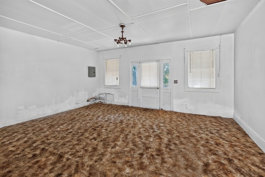 More Photos Of 43 Highway 433, Mackville Flex For Sale