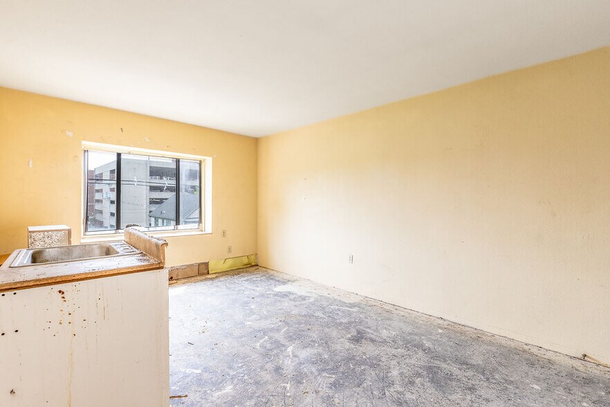More Photos Of 628 9th St, Niagara Falls Apartments For Sale