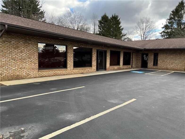 Primary Photo Of 2921 Leechburg Rd, Lower Burrell Office For Lease