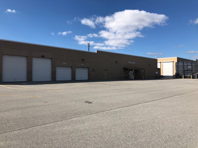 More Photos Of 1326 Bush River Rd, Columbia Freestanding For Lease