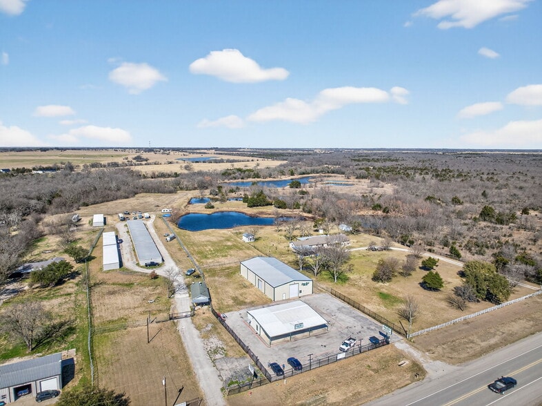 More Photos Of 15377 N Highway 34, Terrell Flex For Sale