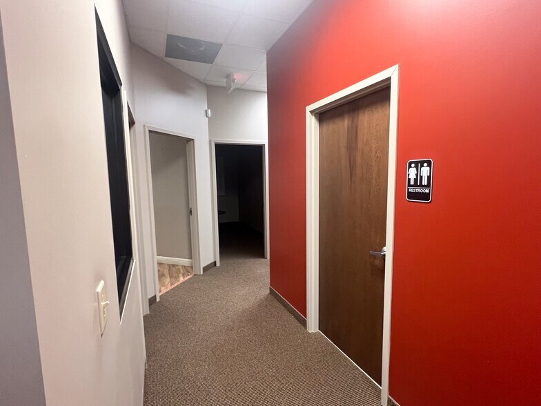More Photos Of 1196 Pleasant Ridge Rd, Greensboro Research And Development For Lease